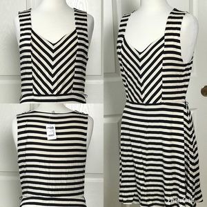 Black and off white skater dress.